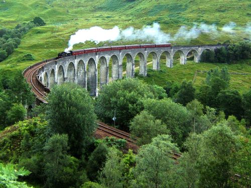 800px-Glenfinnan_Viaduct